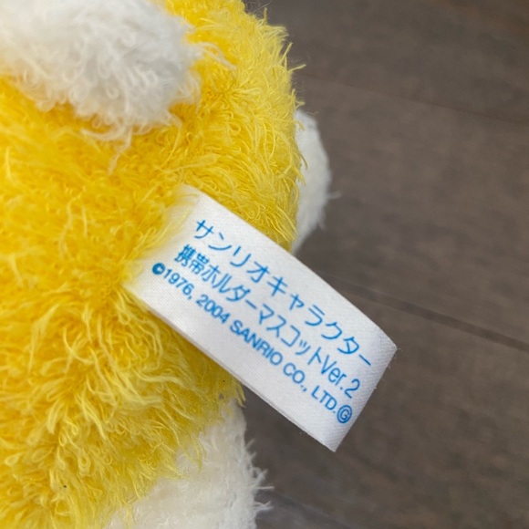 2004 Hello kitty Plush with Yellow Polka Dot Outfit and Pink Bow - Picture 4 of 4